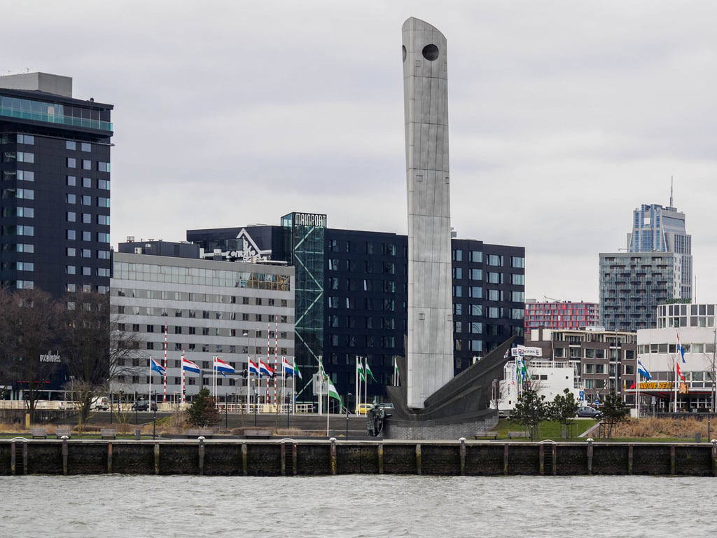 Obrázek De Boeg. rotterdam nederland nl zuidholland nieuwemaas boompjes oorlogsmonument leuvehaven boompjeskade deboeg koopvaardijmonument cityofrotterdam